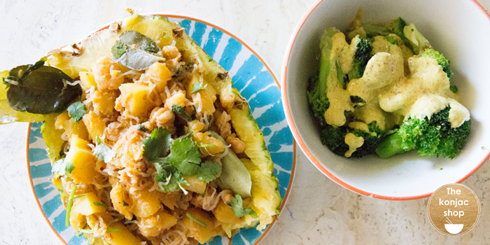 Piña rellena con shirataki