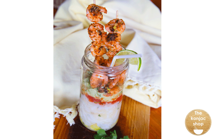 Jarra de gambas picantes con fideos shirataki