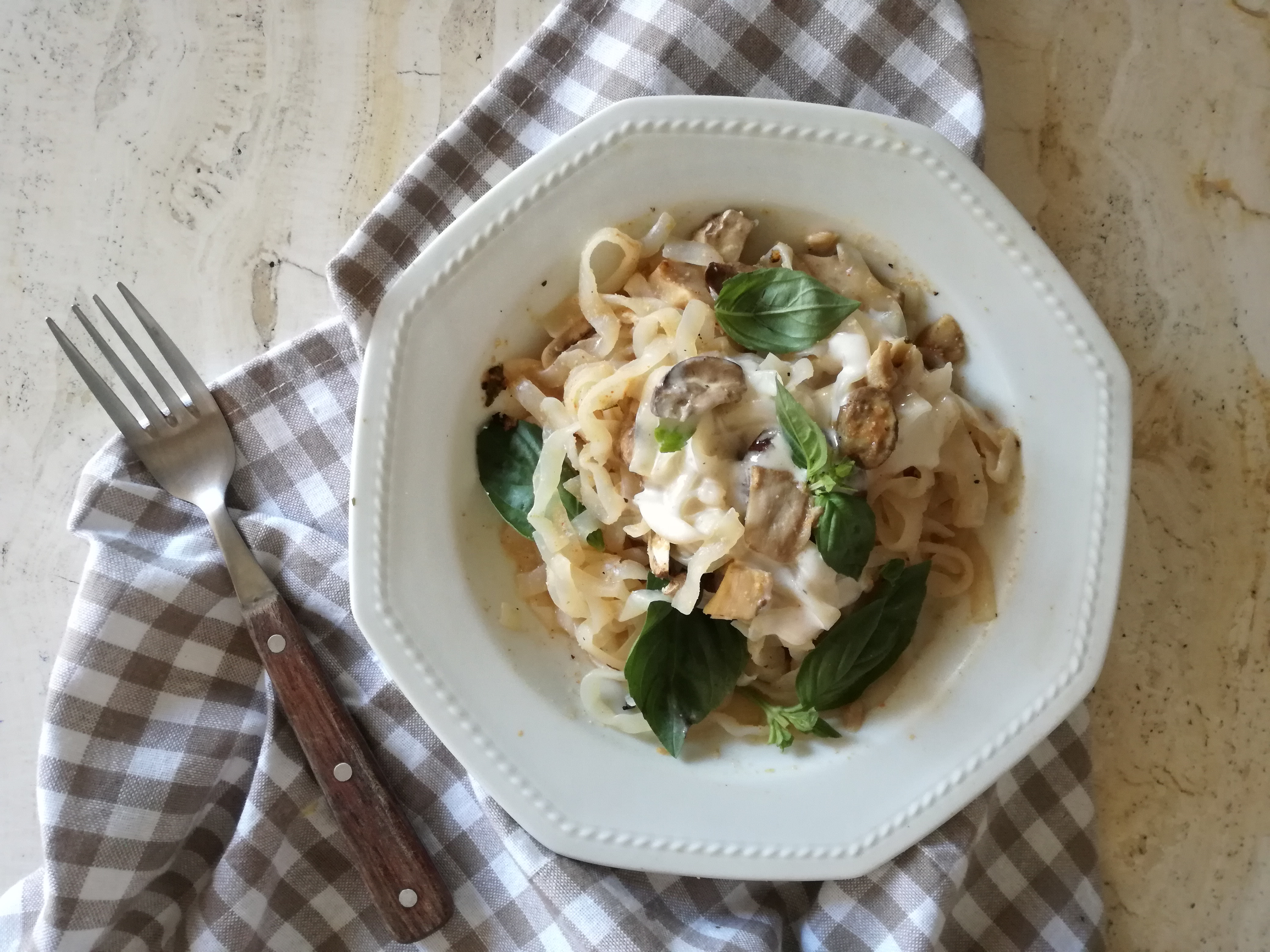 Tallarines en salsa alfredo