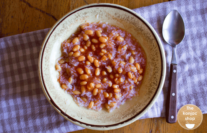 Alubias en salsa de tomate con arroz