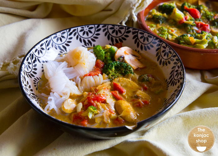 Nudos konjac con curry de leche de coco