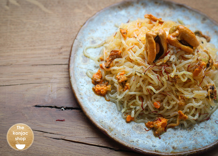 Fideos de tomate con escabeche de mejillón